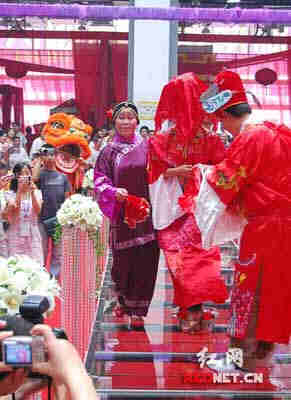 长沙婚博会催生国庆婚纱传统风,婚礼