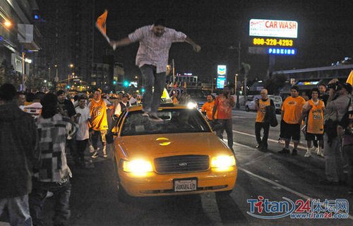 洛杉矶重现9年前骚乱