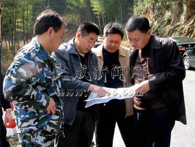 文成县副县长林宵到石垟林场猴王峡林区考察