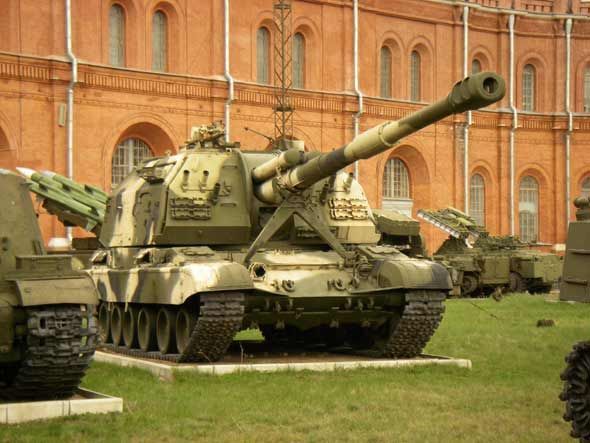 俄军展示2s19msta型152毫米自行榴弹炮(图)