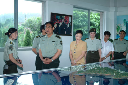 2009年6月25日南京军区政委陈国令参观连史馆
