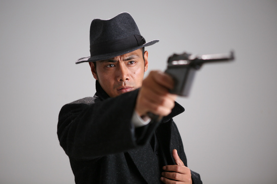 变身"斯大林保镖" 《马迭尔旅馆的枪声》耍酷_哈尔滨 地下党 电视剧