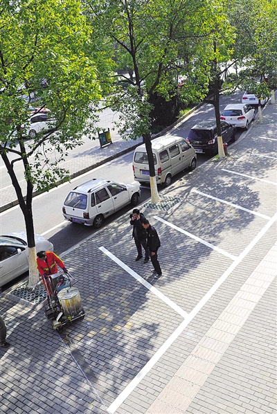 鹿城区开划人行道停车位春节前预计新增1000多个