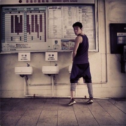陈冠希对饮水机"撒尿" 称:想尿就尿