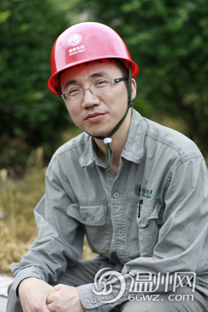 薛向阳,男,42岁,变电运维工区站长推荐语:变电运行是一个枯燥而单调的