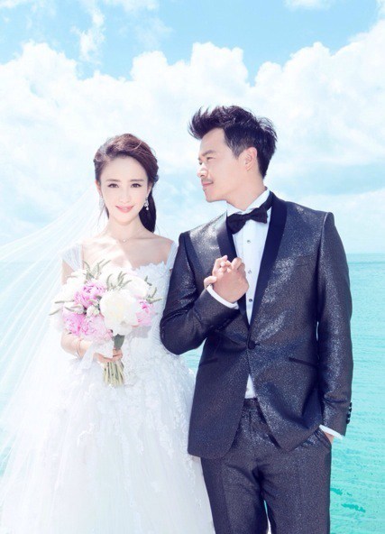陈思诚佟丽娅婚纱照曝光