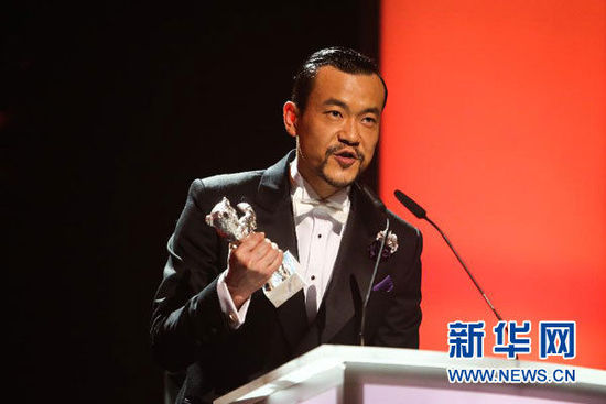 2月15日,在德国柏林,演员廖凡发表获奖感言。