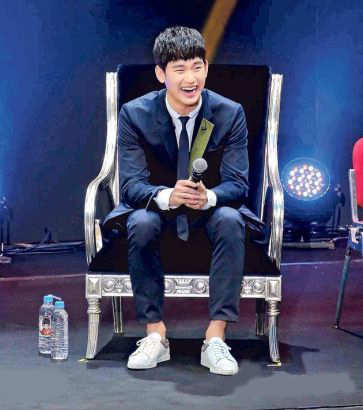 ʽдĽͣɫװϰ˶ЬЦݣ÷˿ʮֿġ