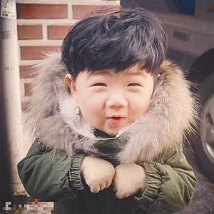 年末,一档《爸爸去哪儿》火了王诗龄,森碟,kimi,天天,石头五个萌娃后