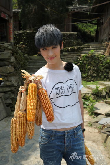 少女明星上山下乡 曾轶可杨紫现真面目