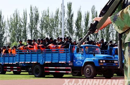 图为:宣判现场 图为:宣判现场