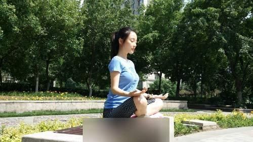 李小璐打坐养生