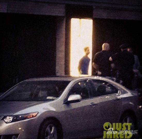 变形金刚前主角吸毒被铐走