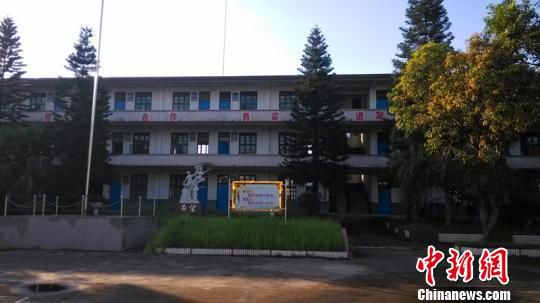 福建一中学女学生遭五女同学围殴旁观者拍手叫好