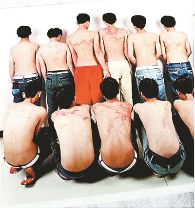 һ����ѧ���ṩ����Ƭ��ʾ��11��ѧ���ļ硢���ϣ����ֶദ�ݺύ����Ѫ��