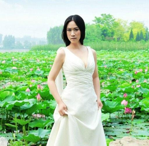 网传芙蓉姐姐变身导演作品剧照激情尺度大