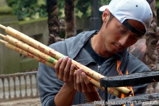 传谢霆锋会被王菲带去印度拜佛