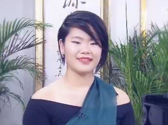 毕福剑18岁女儿近照曝光 网友:岁月是把杀猪刀