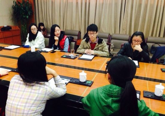 ���Ӱ촺����̸������ѧ�����ڴ����׼��ײ�