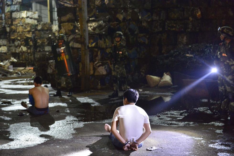 广东警方夜袭毒巢缴毒家族制毒团伙落网