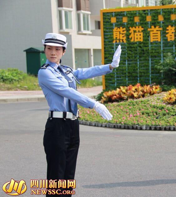 中国女交警服装图片