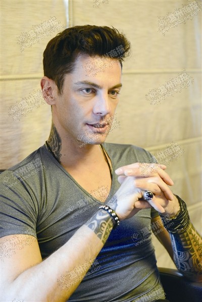 一秒能弹16个音的钢琴大师 建议孩子练感兴趣曲子