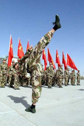 看,硬功夫是這樣練成的軍事基本功訓練中的武警寧夏總隊中衛市支隊