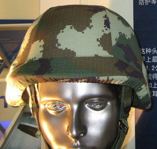 中国武装警察部队用防弹头盔亮相装备展组图