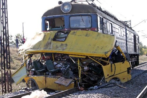 早班車:地下700米生活兩月多 智利礦工今日升井