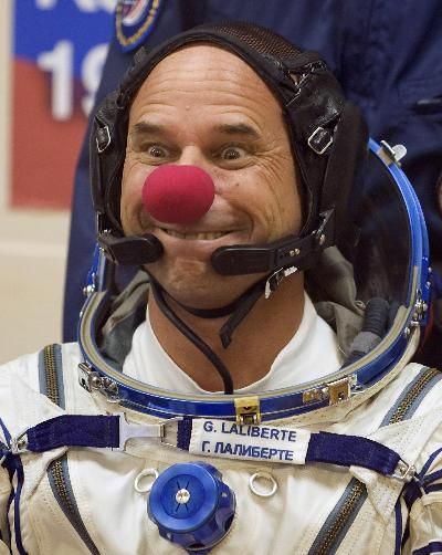 加拿大马戏团大亨成为第七位太空游客图