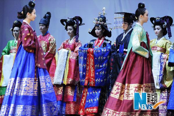 夜舞霓裳—韩国宫廷及传统服饰秀上演