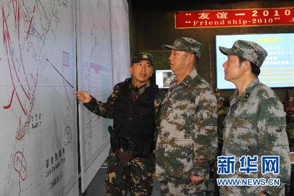 当日,"友谊-2010"中巴反恐联合训练参训部队在兰州军区特种大队综合